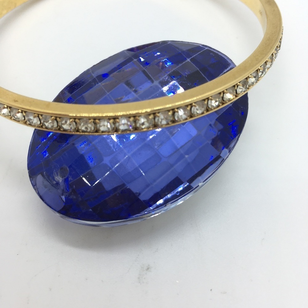 AVON Gold Tone Rhinestone Vintage Bangle Bracelet - Picture 5 of 6